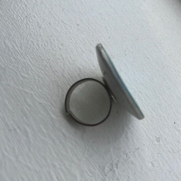 Green Resin Adjustable Cocktail Ring - Picture 2 of 3